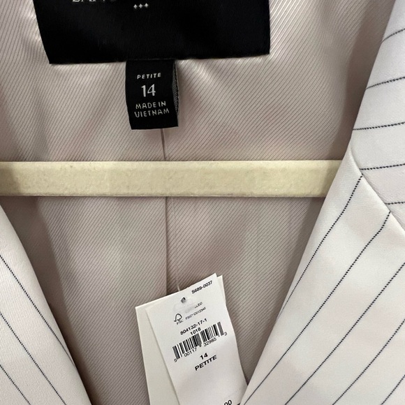 Banana Republic Suit , cream and gray pinstripe - Picture 9 of 10